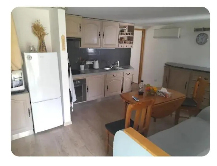 Tetyana Apartment Avignon 0*,  France